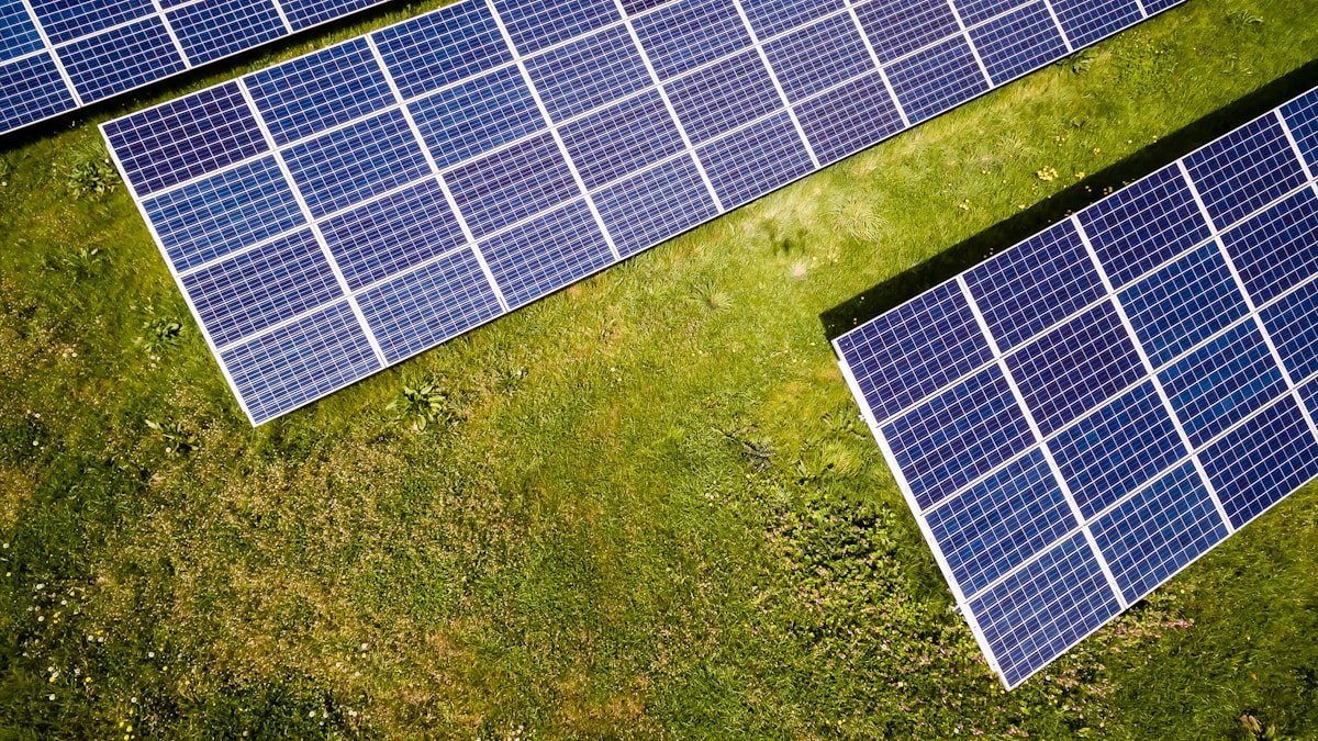 Generating ₹42 Crore Commercial Rooftop Solar B2B Inquiries across Gujarat & Maharashtra